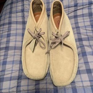 Clark’s Wallabees size 9